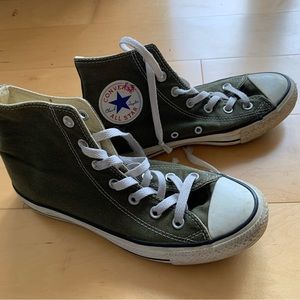 Olive/dark green Converse, W size 8